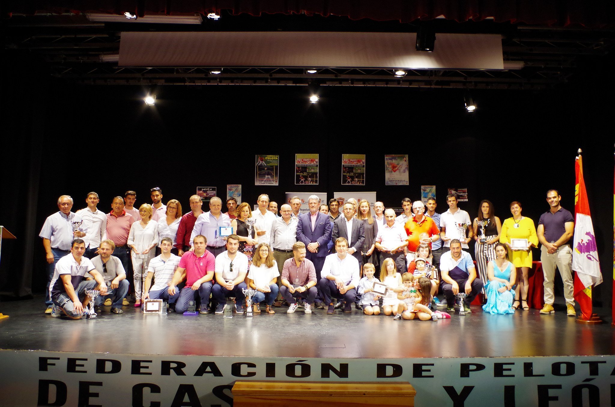 La Pelota regional se viste de gala en Pedrajas